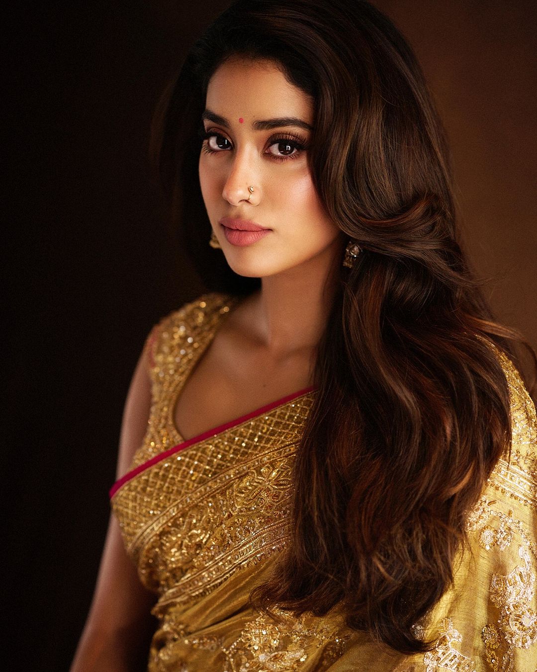 Janhvi Kapoor Hot Saree images