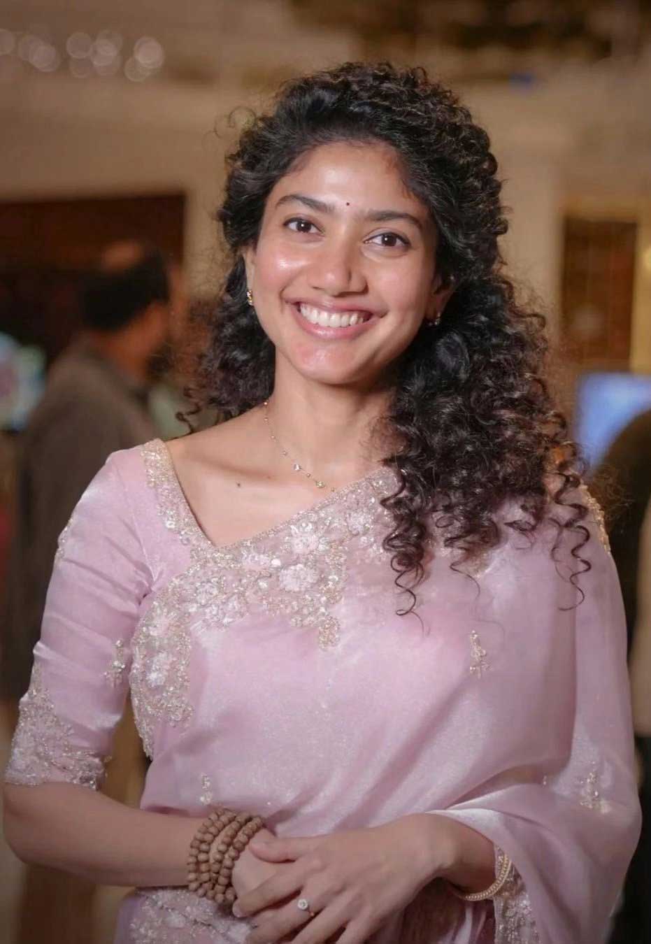 Sai Pallavi hot saree Photos from Amaran Event 