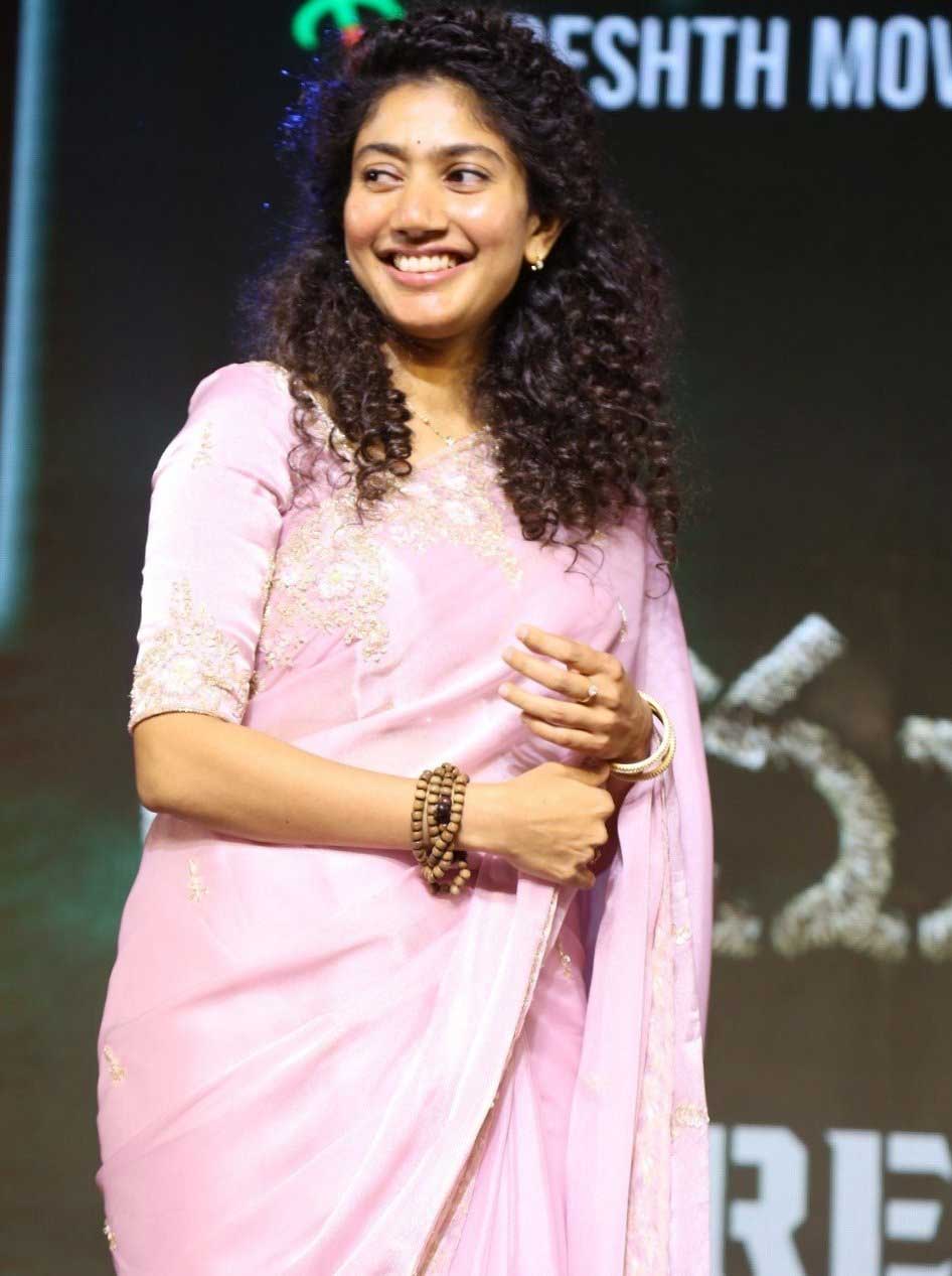 Sai Pallavi hot saree Photos from Amaran Event 