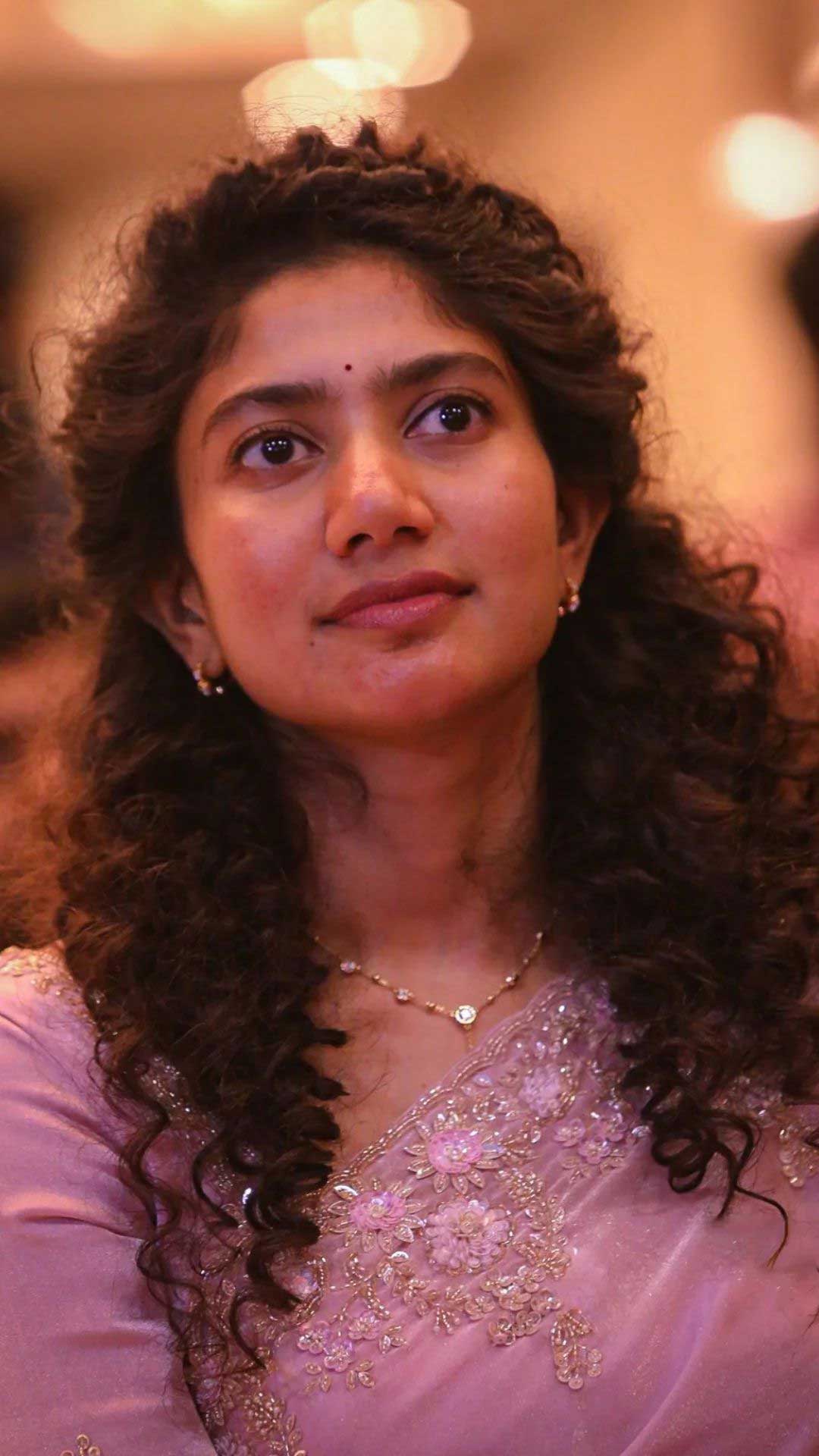 Sai Pallavi hot saree Photos from Amaran Event 