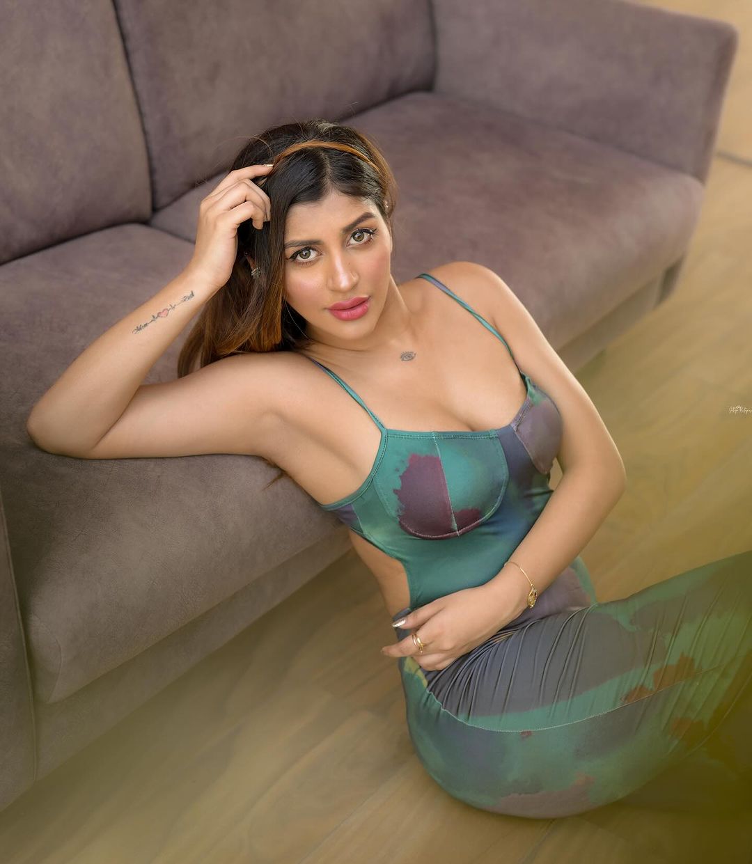 Yashika Aannand sexy and bold images