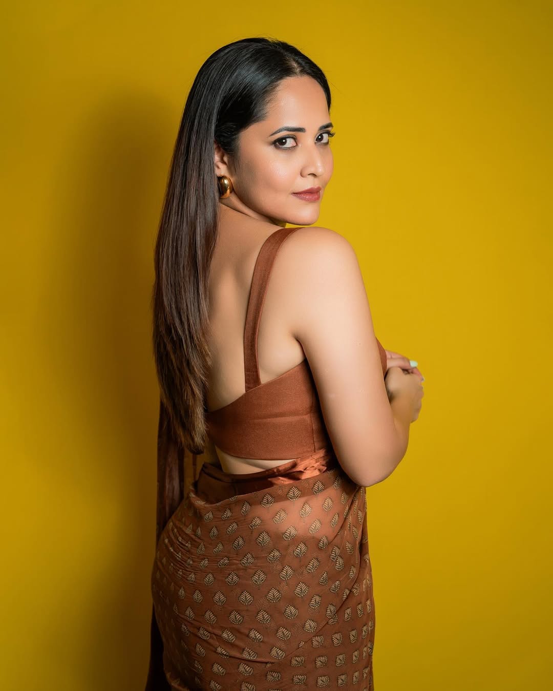 Anasuya Bharadwaj sexy saree images