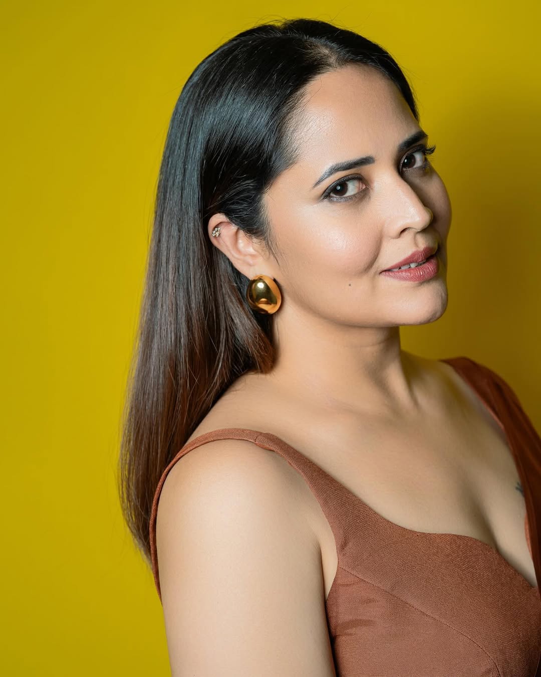 Anasuya Bharadwaj sexy saree images