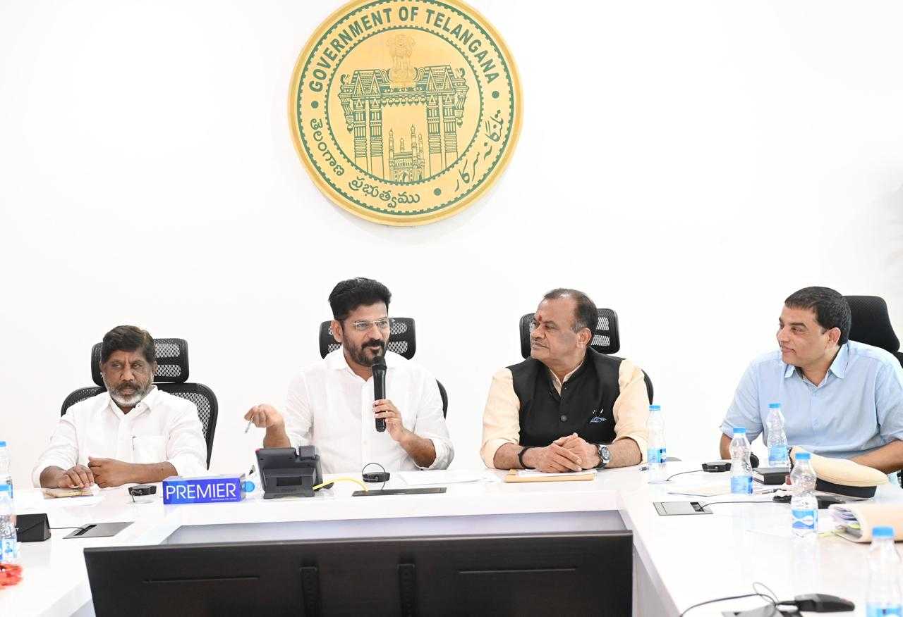 Telangana CM Revanth Reddy meeting with Tollywood people photos (2)