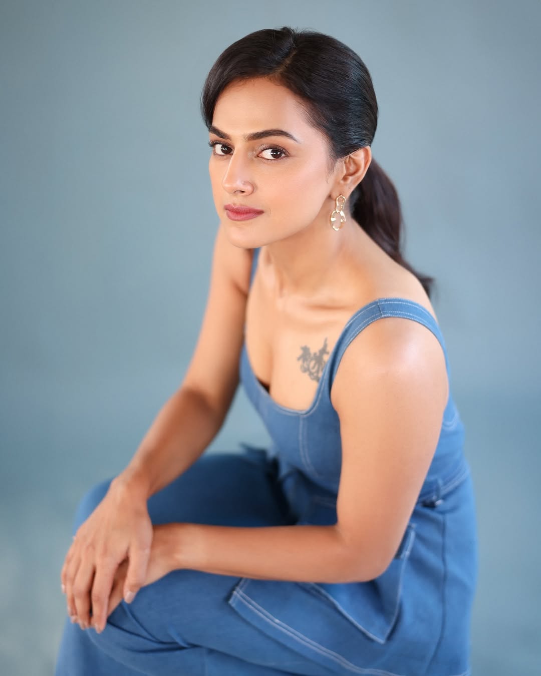 Shraddha Srinath hot and sexy images