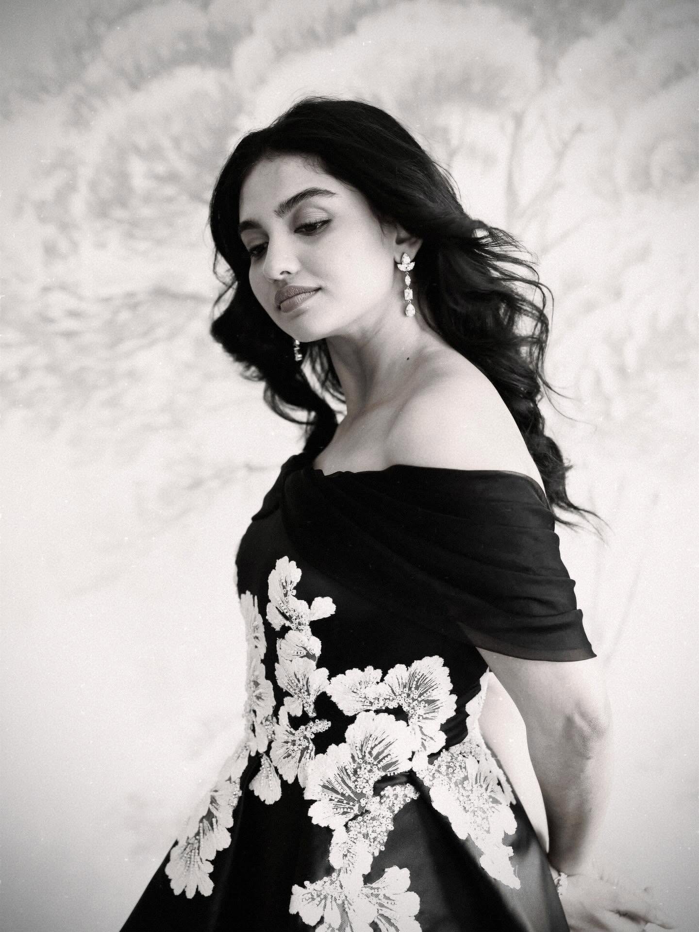 Mamitha Baiju Latest Hot and sexy pics