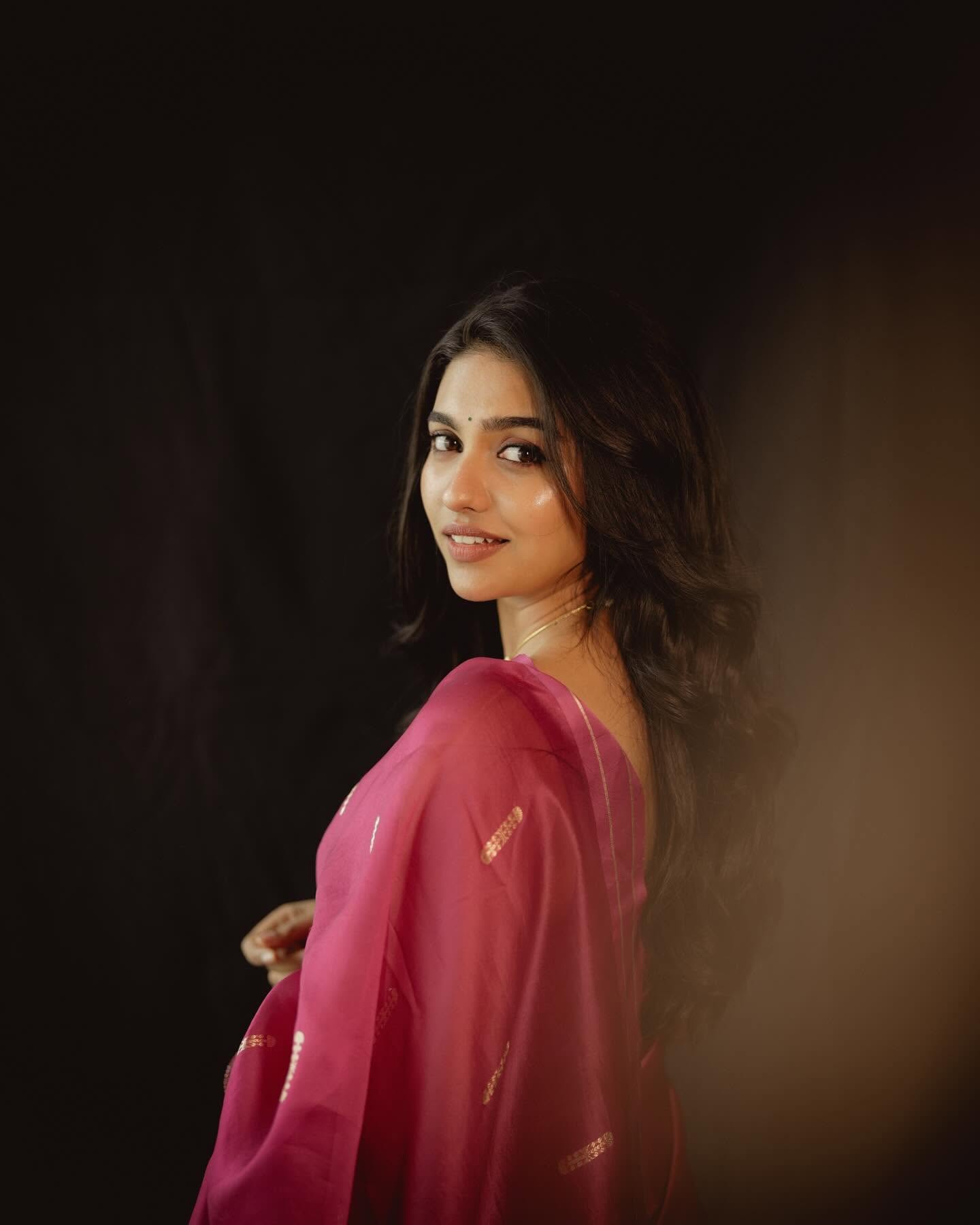 Mamitha Baiju Latest Hot and sexy pics