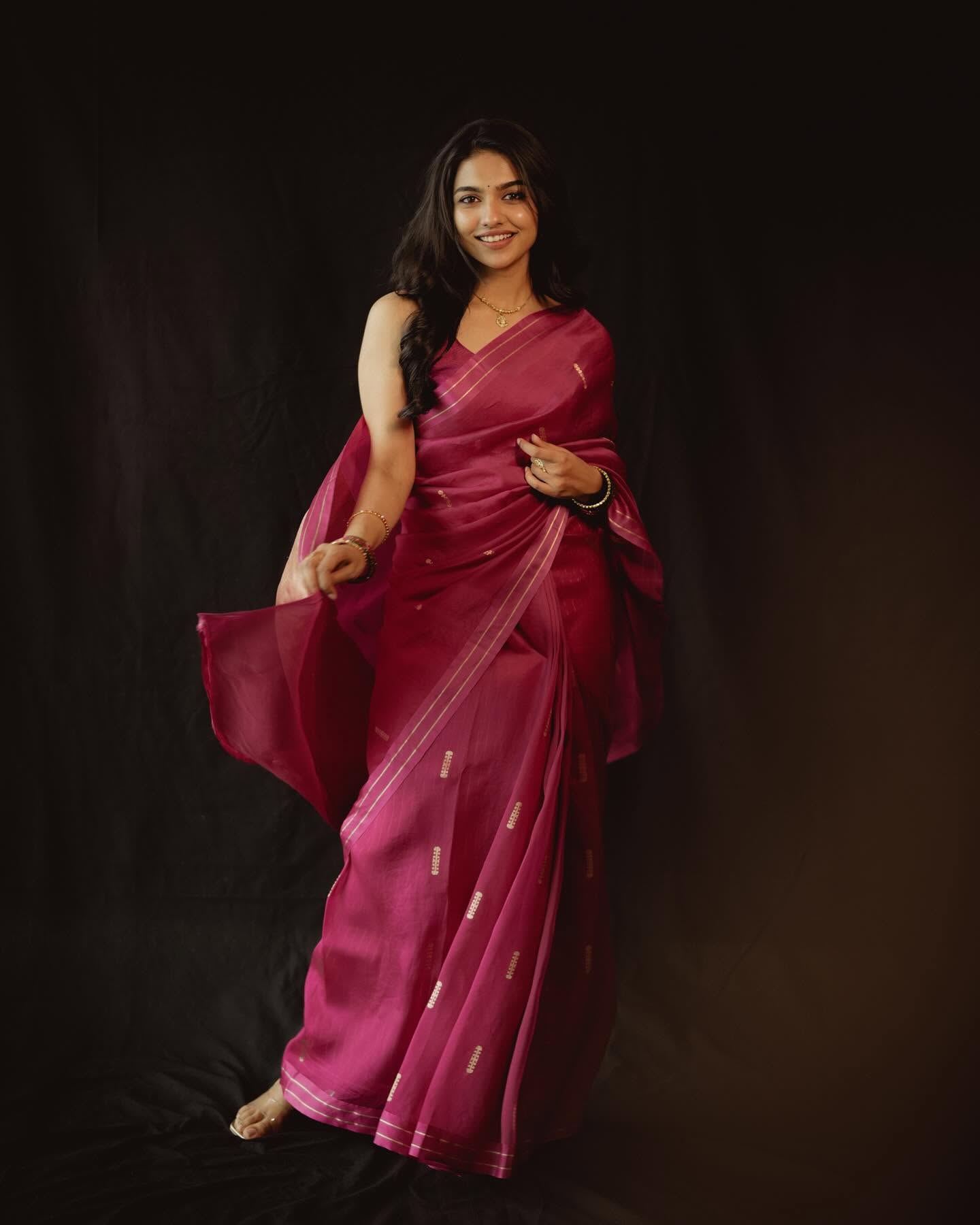 Mamitha Baiju Latest Hot and sexy pics