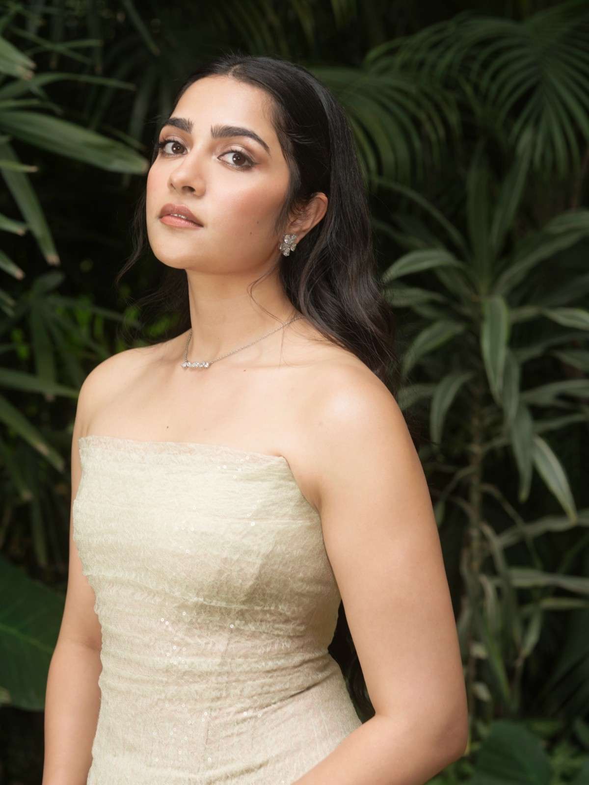 Rukmini Vasanth’s latest hot images, sexy pics, and navel photos
