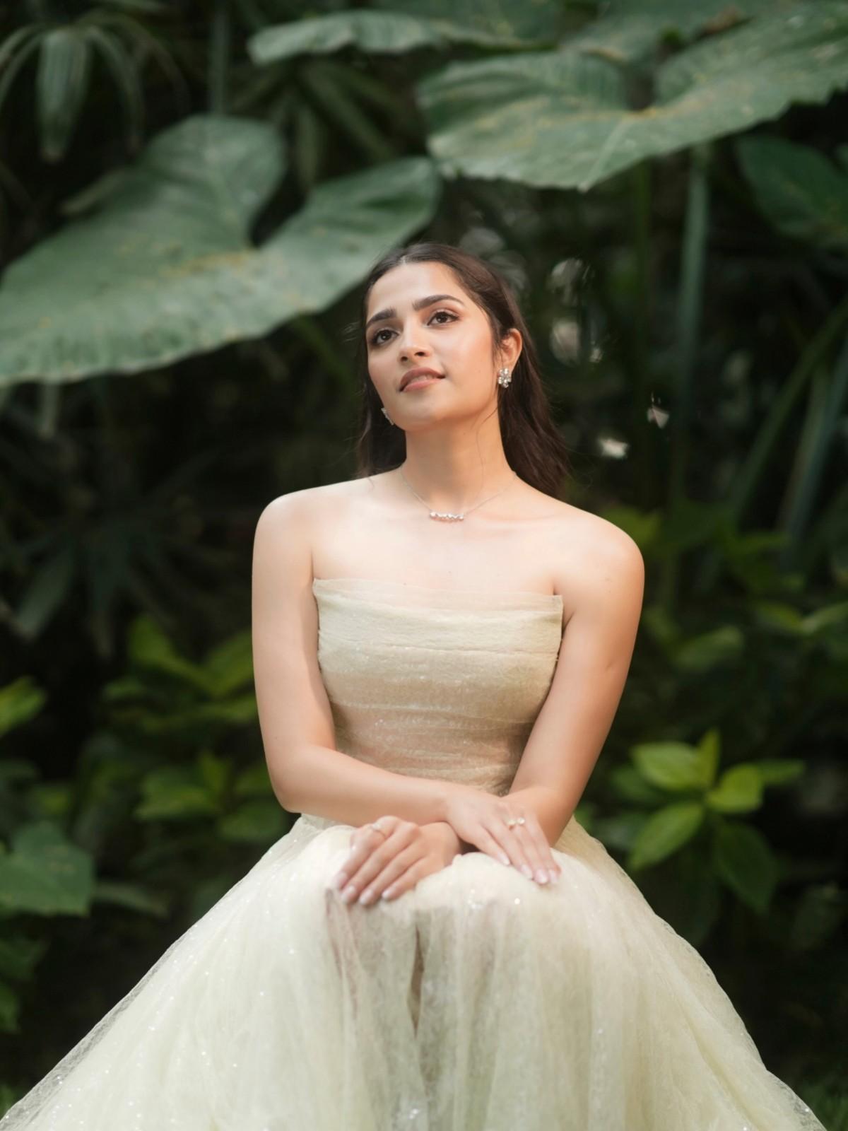 Rukmini Vasanth’s latest hot images, sexy pics, and navel photos