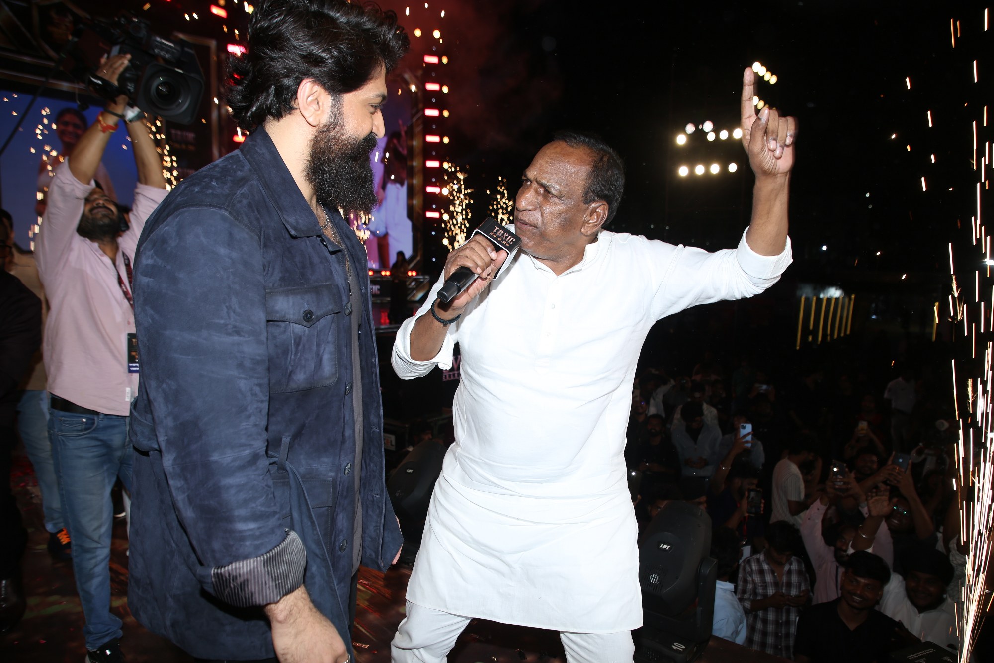 Yash photos Toxic Telugu Pre Release Event HD Photos