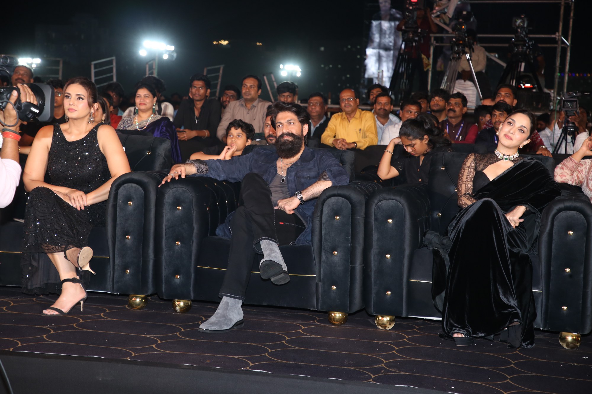 Yash photos Toxic Telugu Pre Release Event HD Photos