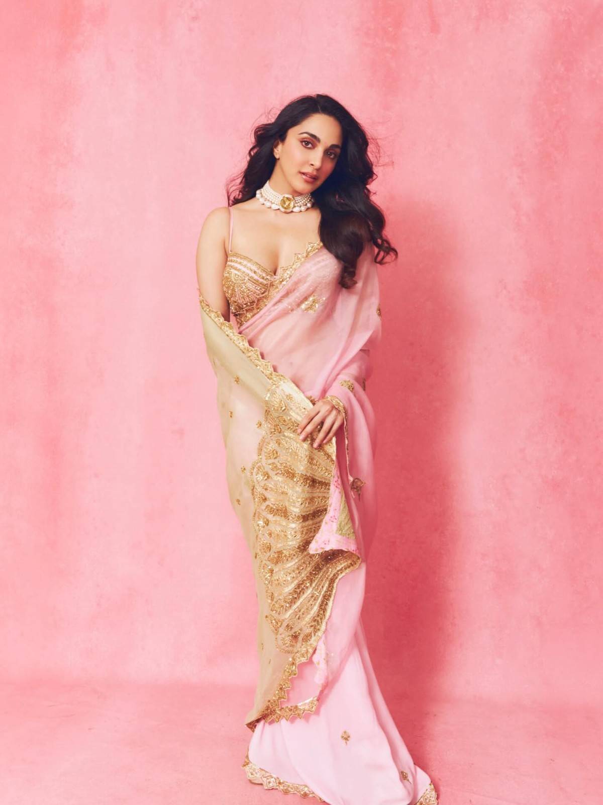 check out Kiara Advani sexy images, navel photos, latest hd gallery