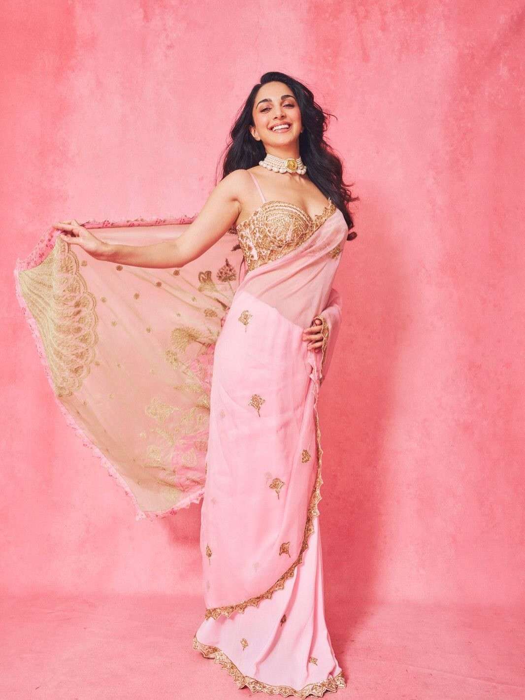 check out Kiara Advani sexy images, navel photos, latest hd gallery