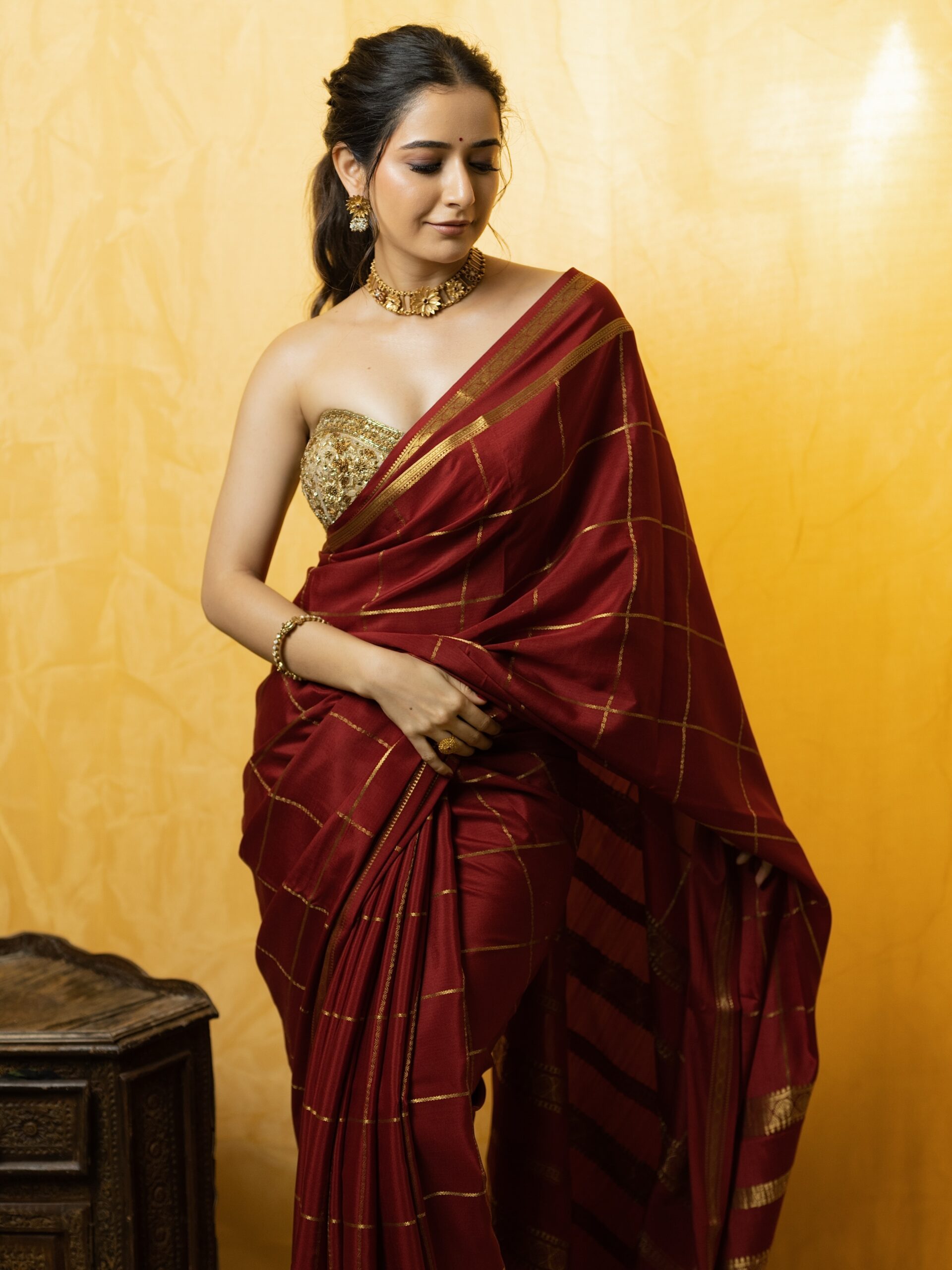 Ashika Ranganath sexy saree images