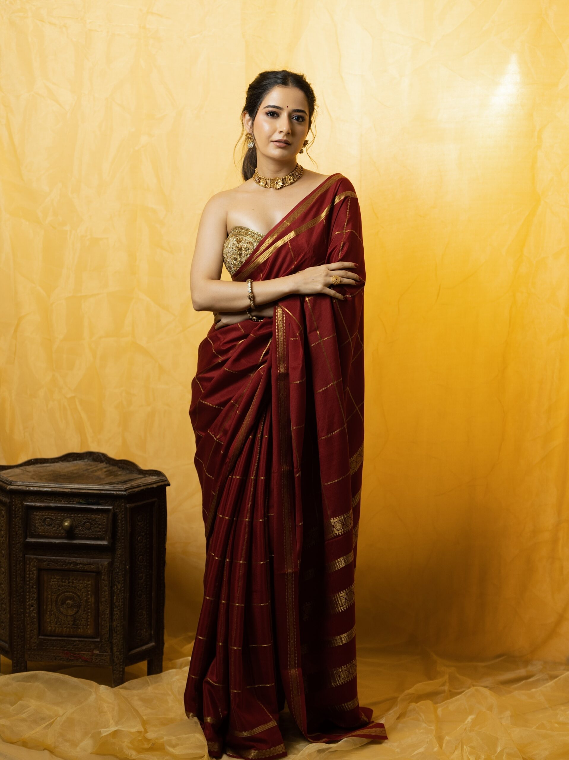 Ashika Ranganath sexy saree images