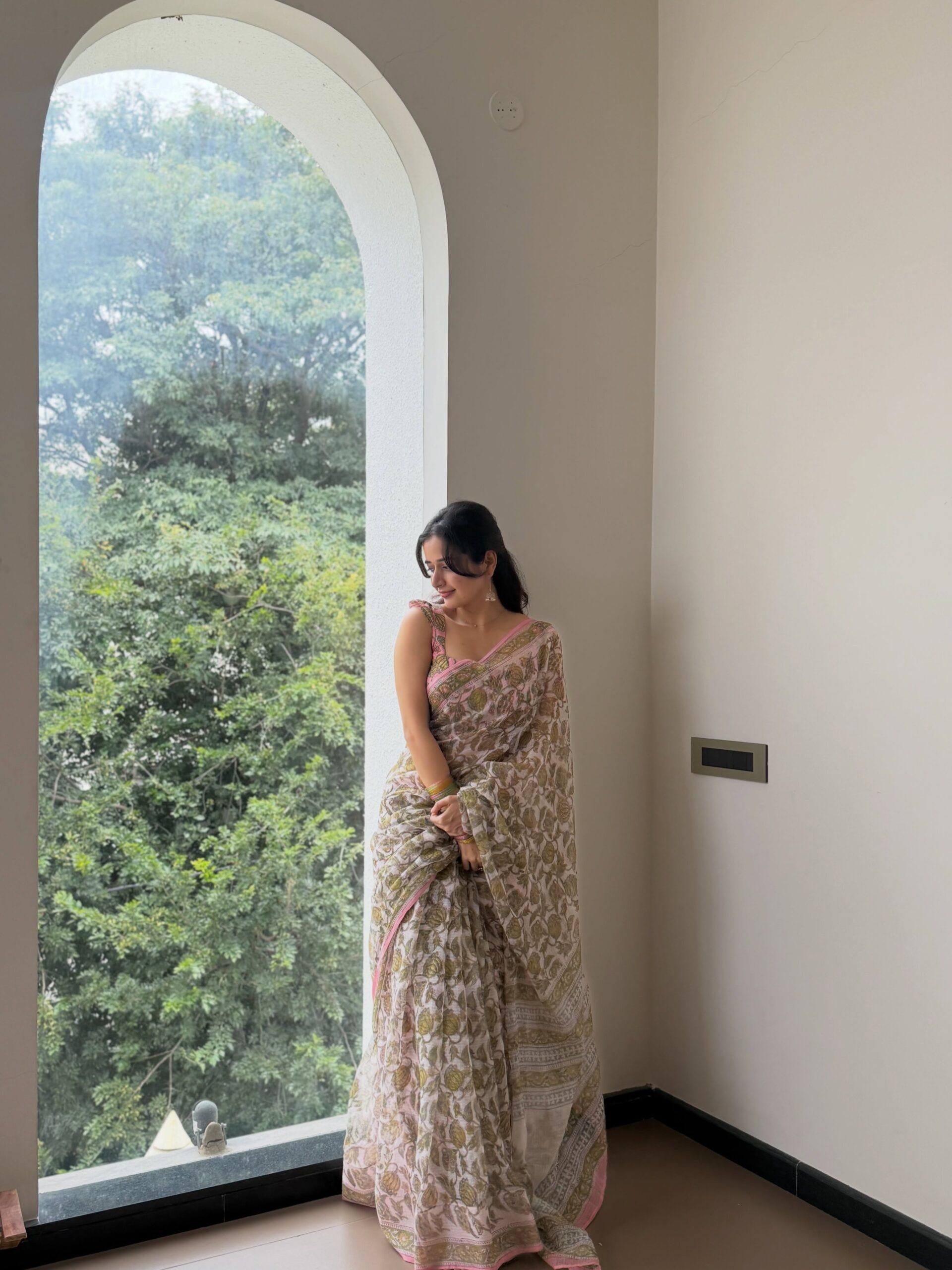 Ashika Ranganath sexy saree images