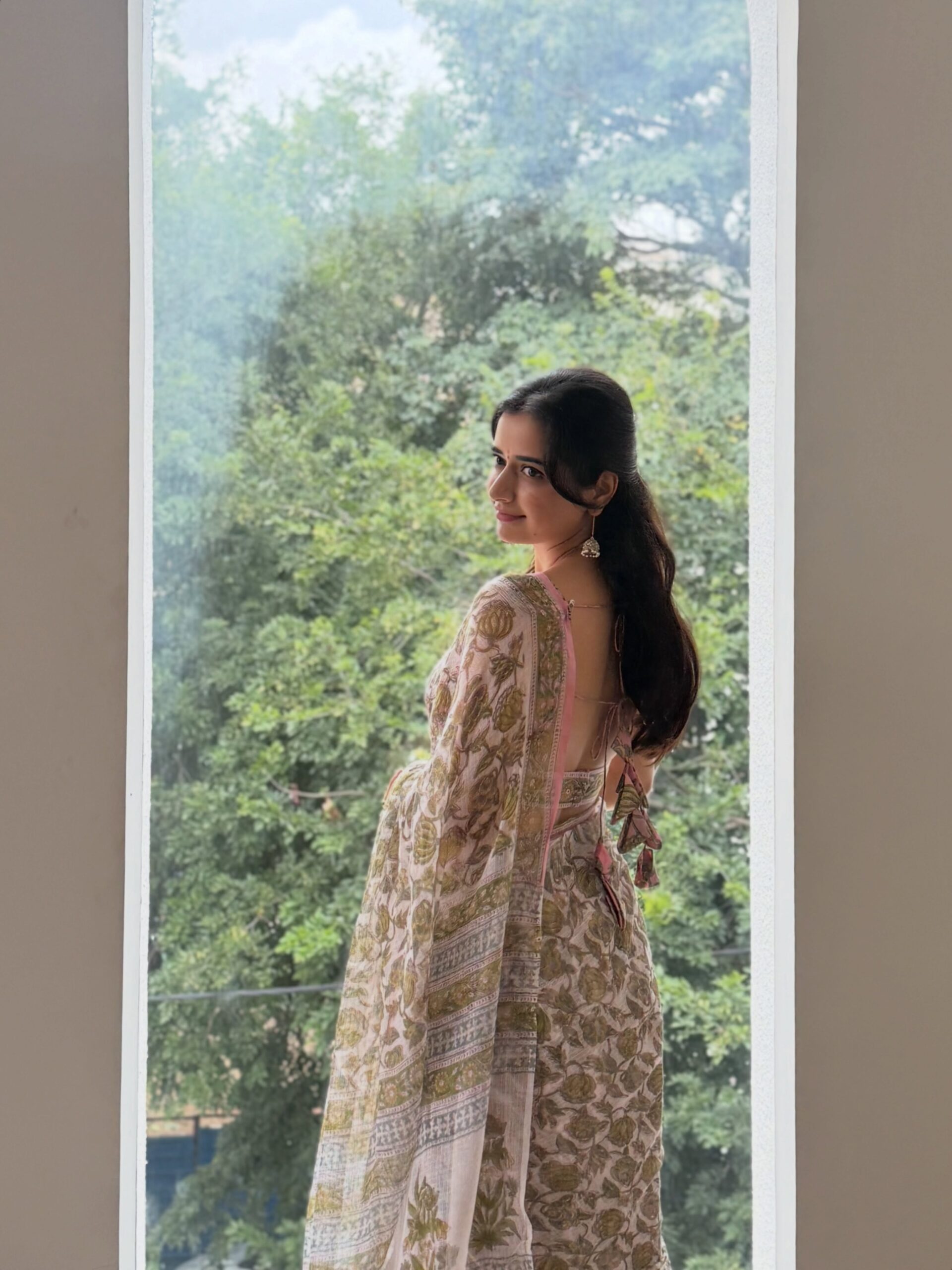 Ashika Ranganath sexy saree images