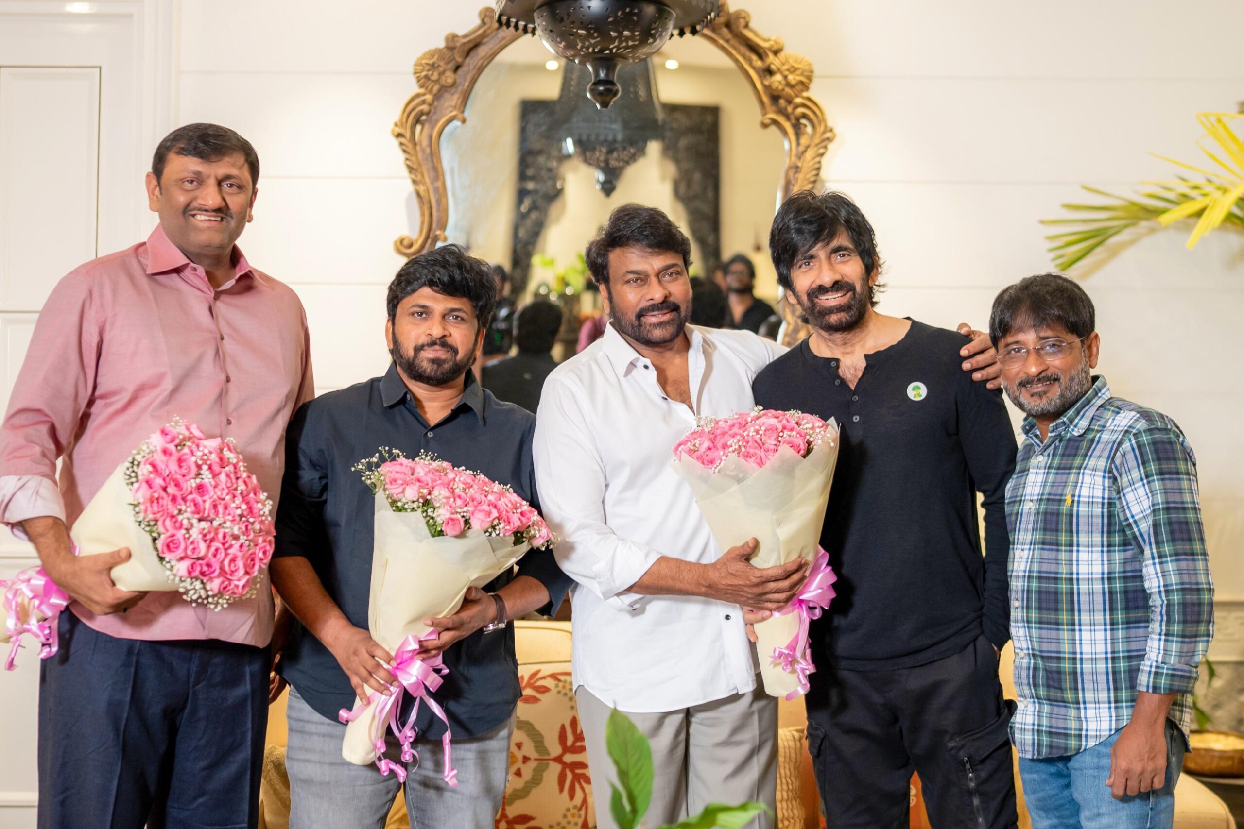 Ravi Teja Irumudi Team Met Chiranjeevi and Ram Charan